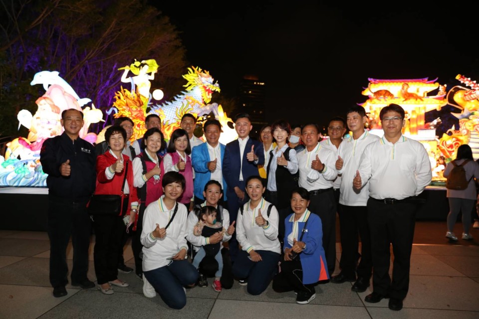 南市議會訪新竹  觀摩全國花燈競賽