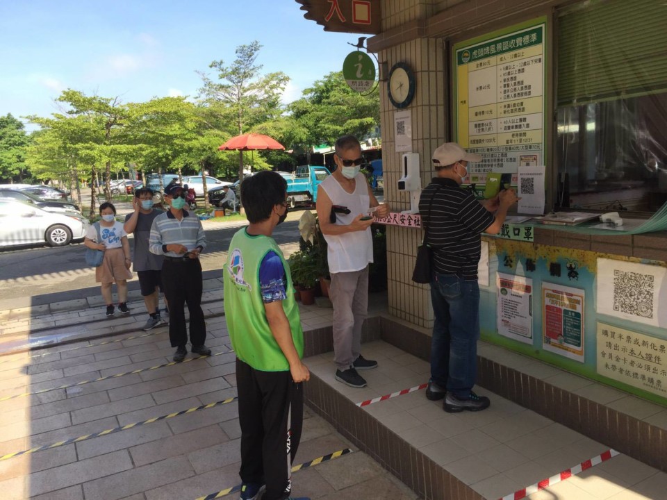 微解封首次假日 臺南景區略有遊客 民眾防疫配合度高