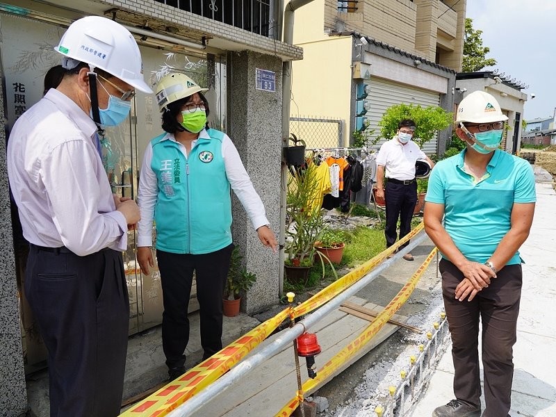 工程致釀掏空地基　王美惠現勘要求恢復完工