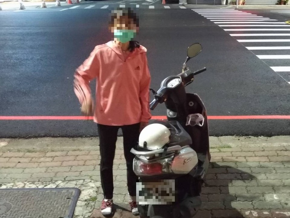 忘愛車停何處  北門警助母子速尋回