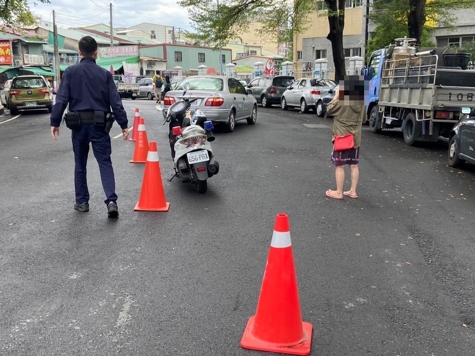 車輛半路拋錨  南門警協助排除困難脫困