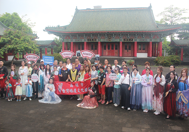 台灣婚慶文化協會左營孔廟舉辦古風市集穿越趣活動