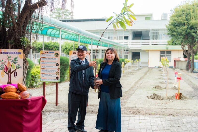 德興國小可興園農場揭牌　可可植栽帶動永續地方創生