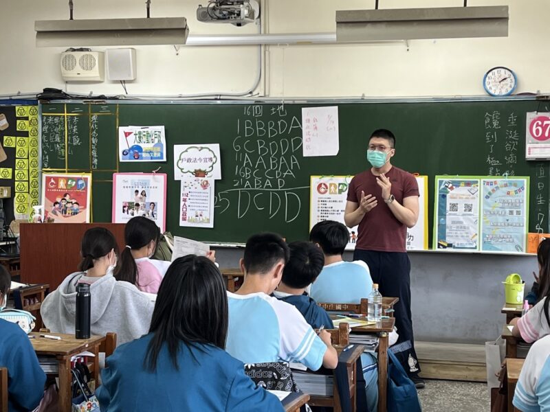 大寮戶所前進校園～國三領證初體驗  戶政新知輕鬆學