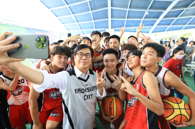 明華國中北高雄青少年籃球基地舉行落成儀式  陳其邁承諾持續打造更多合適休閒空間