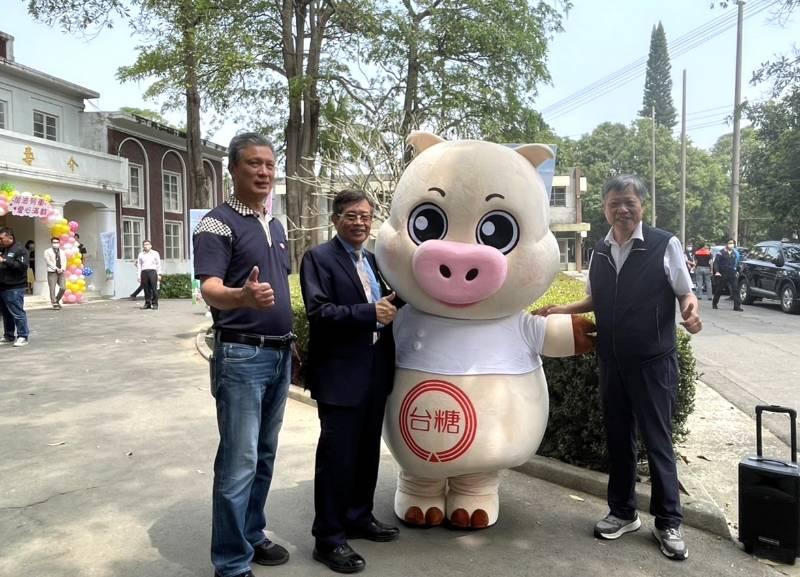 台糖油品雙十年華擴大公益 坐五分車×吃安心豚 實踐關懷社會願景