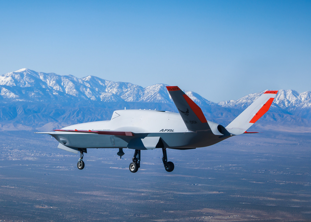 美軍無人機XQ-67內有乾坤 比照汽車廠造戰機
