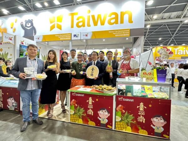 台南市長黃偉哲率台南隊首度參加新加坡食品展成果亮眼