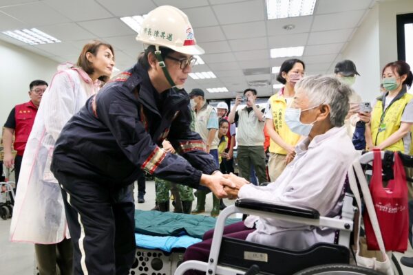 凱米颱風來襲 陳其邁挺進山區關心居民 視察物資整備及預防性撤離情況