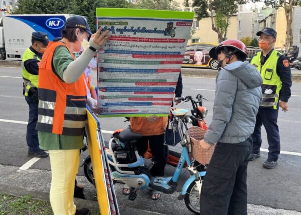 微型電動二輪車卅日起掛牌             車主要記得五要與四不要領