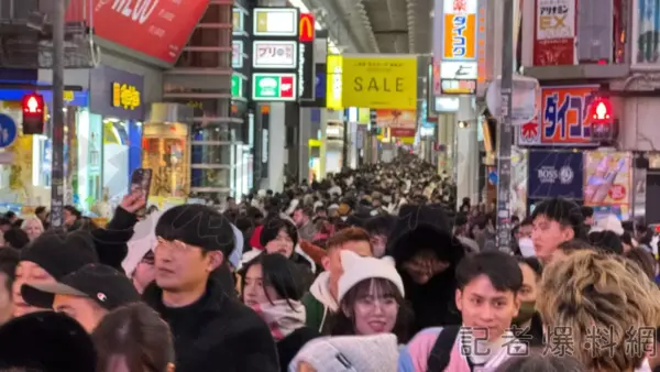 直擊／日本倒數3hrs跨年！大阪心齋橋擠滿人龍