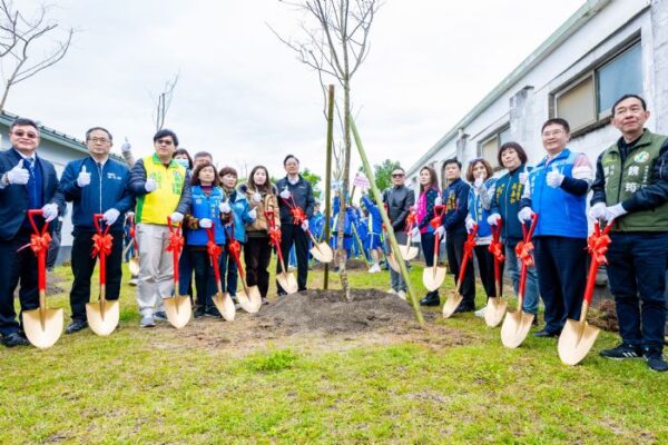 悅新建設捐贈128株櫻花樹　綠化民眾休憩空間增添城市色彩