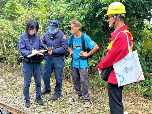 違規行走阿里山鐵道　林鐵及文資處依法裁罰