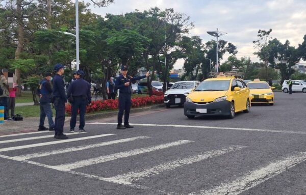 小港機場計程車預約載客要公平活動    警方堅決執法立場過程平順落幕