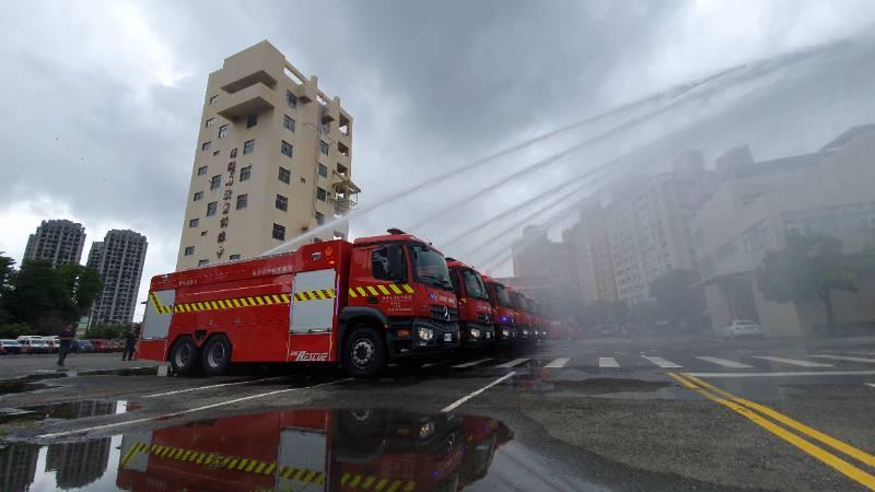 提升消防救災量能  高市府編列預算購置化學消防車等共11輛已全數到位 